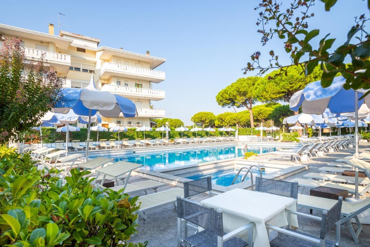 Hotel Al Cigno Lignano Sabbiadoro Zewnętrze zdjęcie