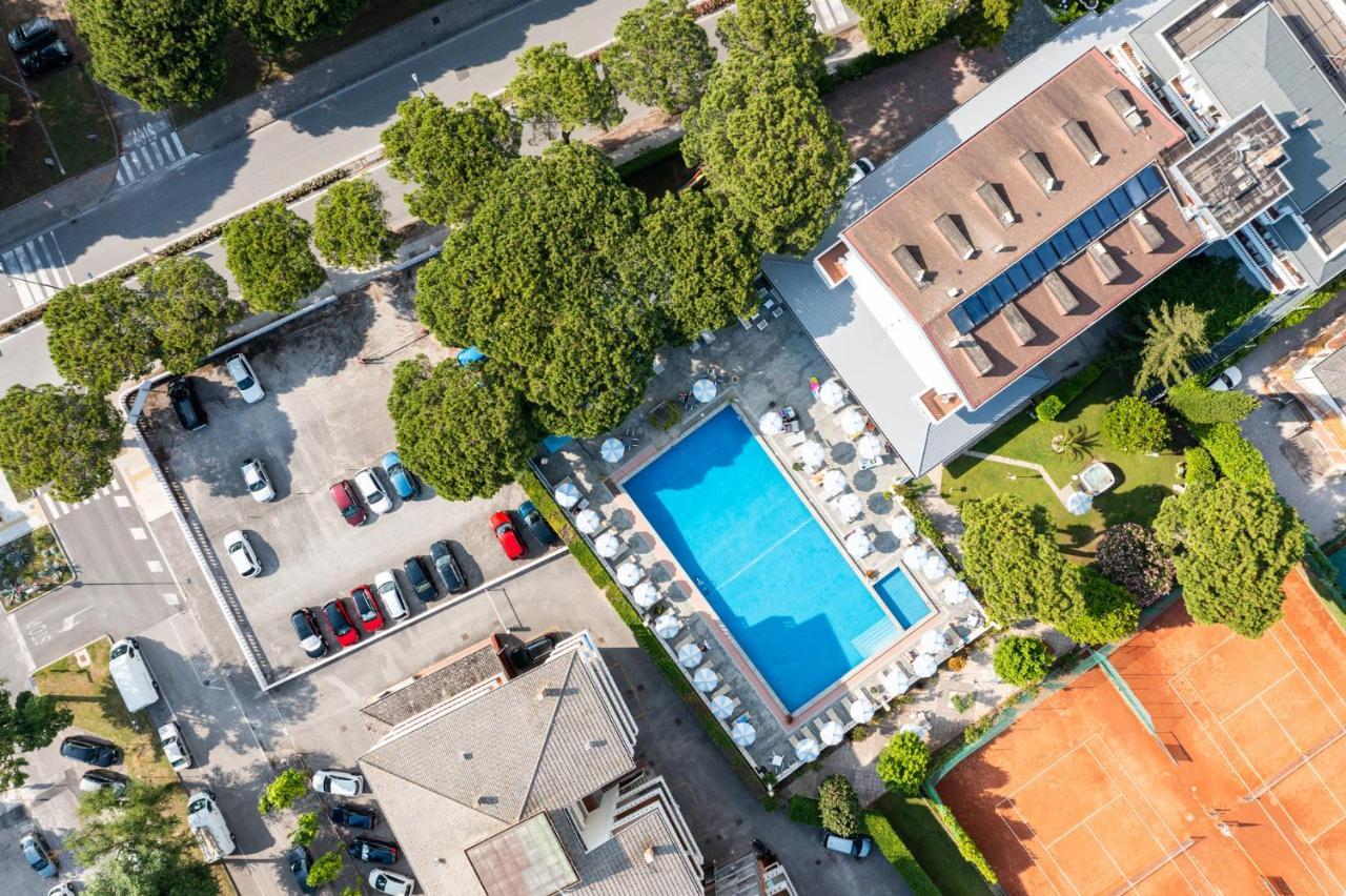 Hotel Al Cigno Lignano Sabbiadoro Zewnętrze zdjęcie