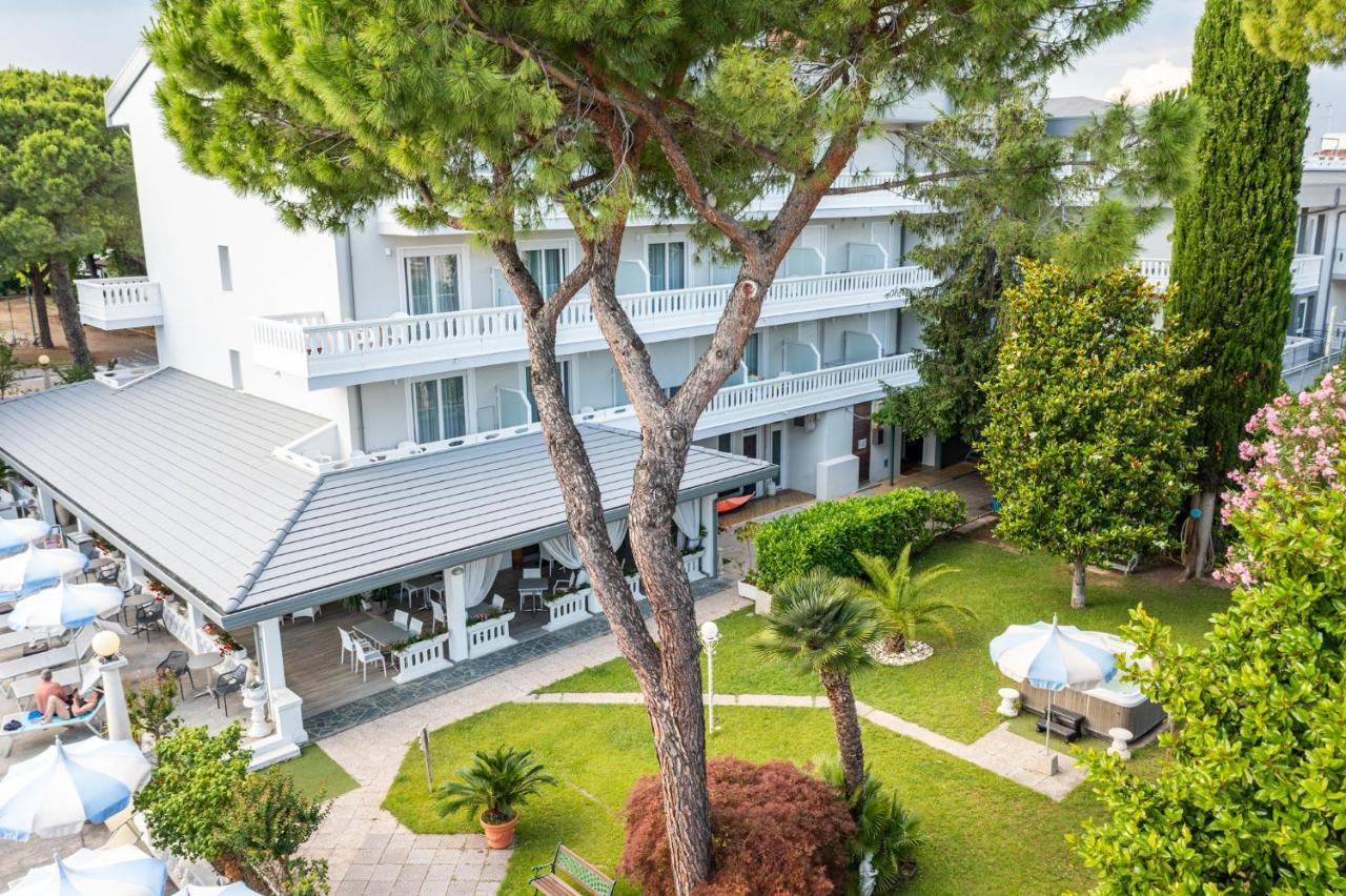 Hotel Al Cigno Lignano Sabbiadoro Zewnętrze zdjęcie