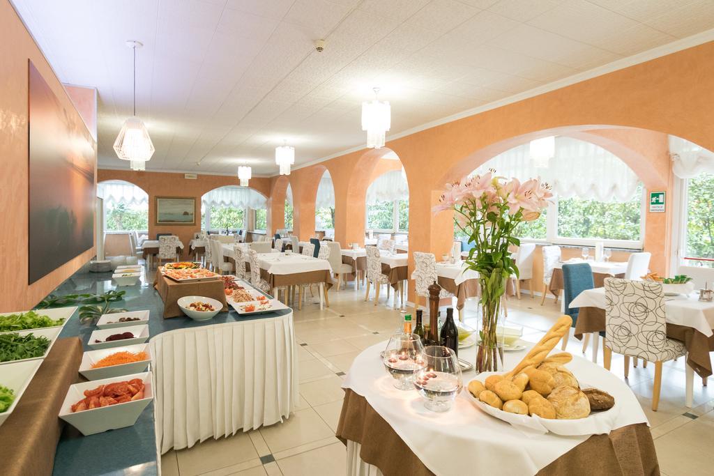 Hotel Al Cigno Lignano Sabbiadoro Zewnętrze zdjęcie